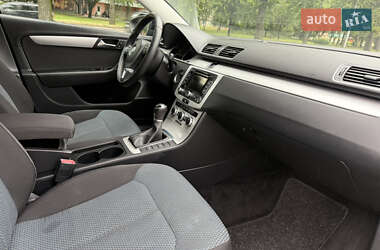 Універсал Volkswagen Passat 2012 в 