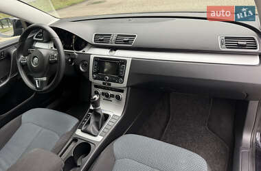 Універсал Volkswagen Passat 2012 в 