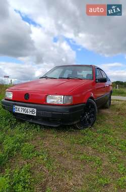 Седан Volkswagen Passat 1992 в Борщеве