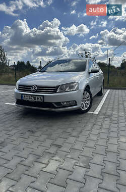 Седан Volkswagen Passat 2012 в Луцке
