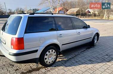 Универсал Volkswagen Passat 2000 в Долине