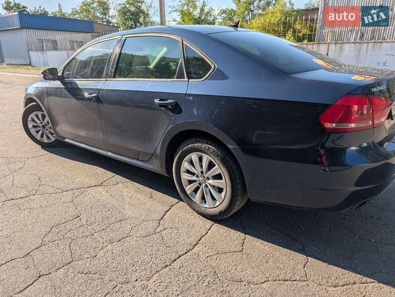 Седан Volkswagen Passat 2014 в Дніпрі