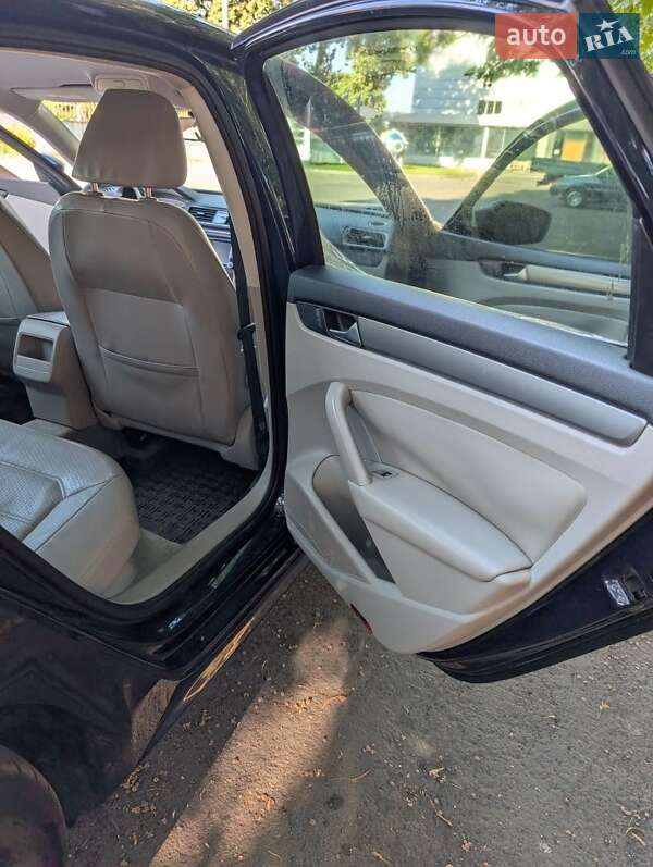 Седан Volkswagen Passat 2014 в Дніпрі
