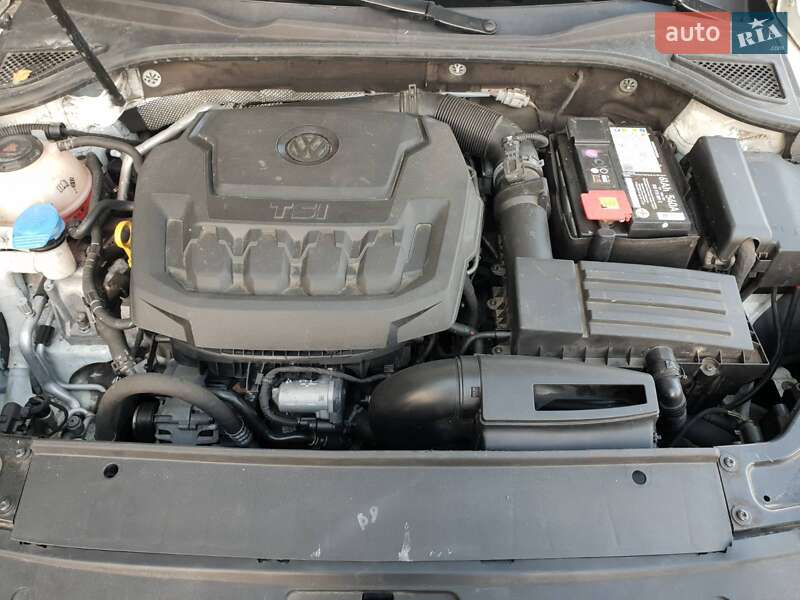Седан Volkswagen Passat 2018 в Ивано-Франковске