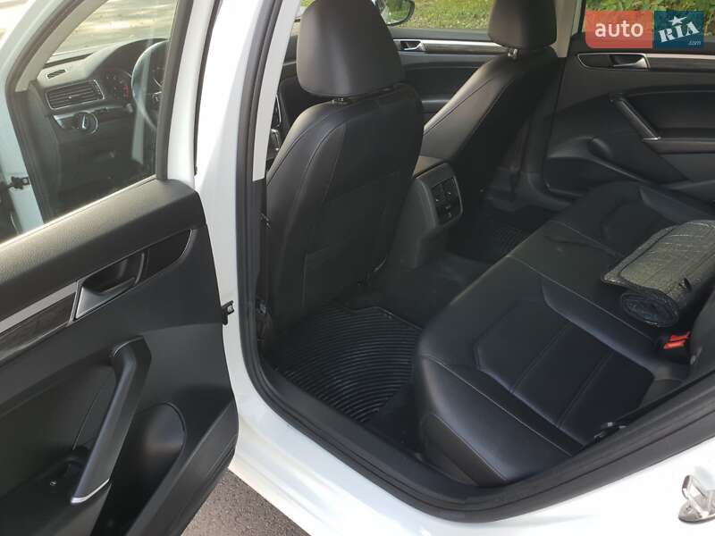 Седан Volkswagen Passat 2018 в Ивано-Франковске