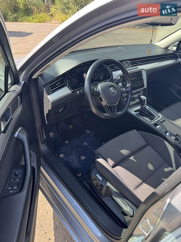 Универсал Volkswagen Passat 2018 в Львове
