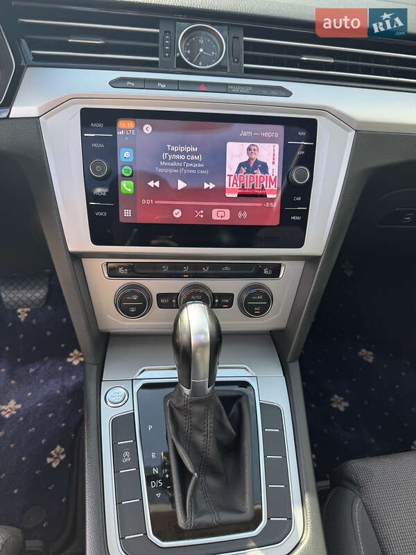 Универсал Volkswagen Passat 2018 в Львове