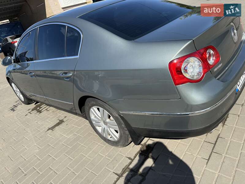 Седан Volkswagen Passat 2007 в Ахтырке