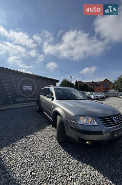 Універсал Volkswagen Passat 2002 в Дергачах