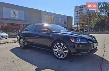 Седан Volkswagen Passat 2013 в Днепре