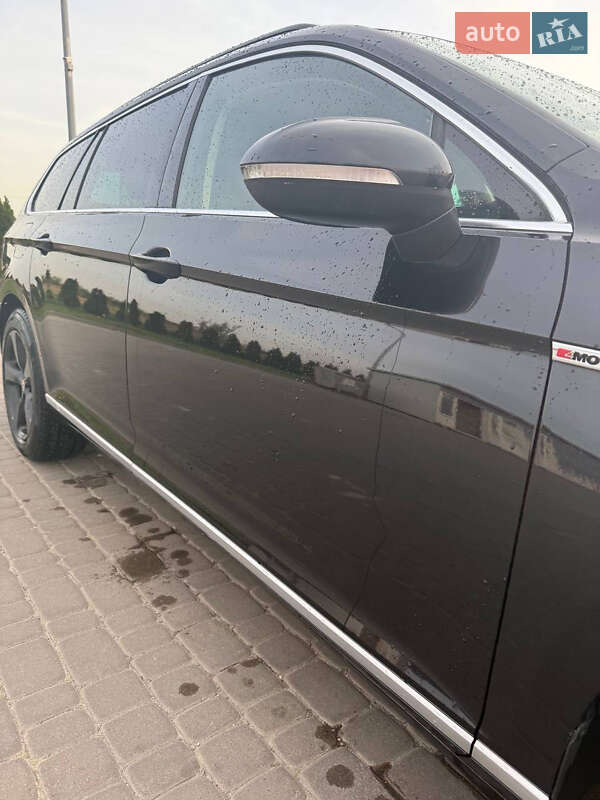 Універсал Volkswagen Passat 2015 в Львові
