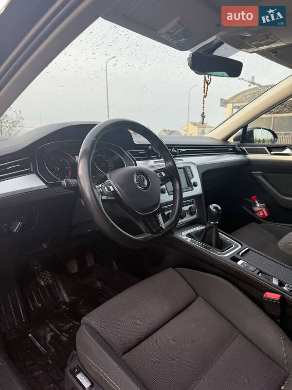Універсал Volkswagen Passat 2015 в Львові