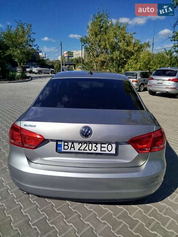 Седан Volkswagen Passat 2013 в Кропивницком