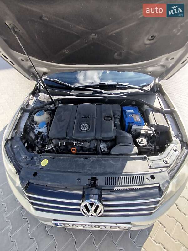 Седан Volkswagen Passat 2013 в Кропивницком