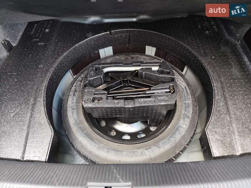 Седан Volkswagen Passat 2013 в Дубно