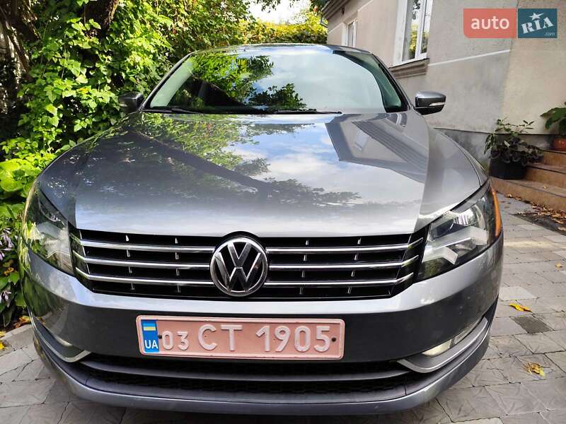Седан Volkswagen Passat 2013 в Дубно