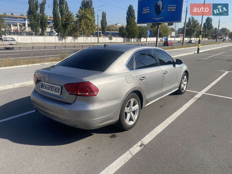 Седан Volkswagen Passat 2011 в Киеве