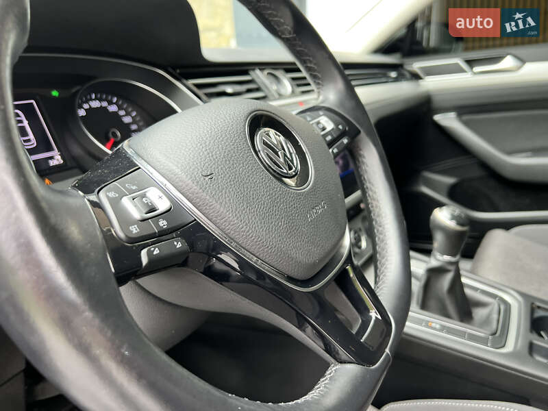 Седан Volkswagen Passat 2019 в Трускавце