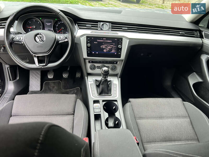 Седан Volkswagen Passat 2019 в Трускавце