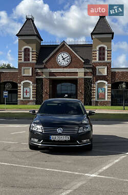 Седан Volkswagen Passat 2011 в Києві