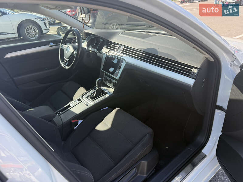 Седан Volkswagen Passat 2018 в Хмельницком фото 2 Седан Volkswagen Passat 2018 в Хмельницком