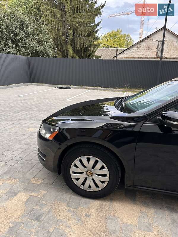 Седан Volkswagen Passat 2013 в Виннице