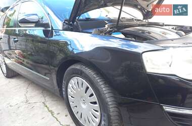 Универсал Volkswagen Passat 2006 в  фото 17 Универсал Volkswagen Passat 2006 в