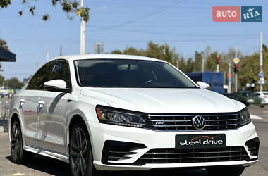 Седан Volkswagen Passat 2017 в Николаеве