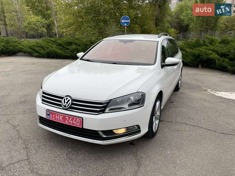 Універсал Volkswagen Passat 2013 в Миколаєві