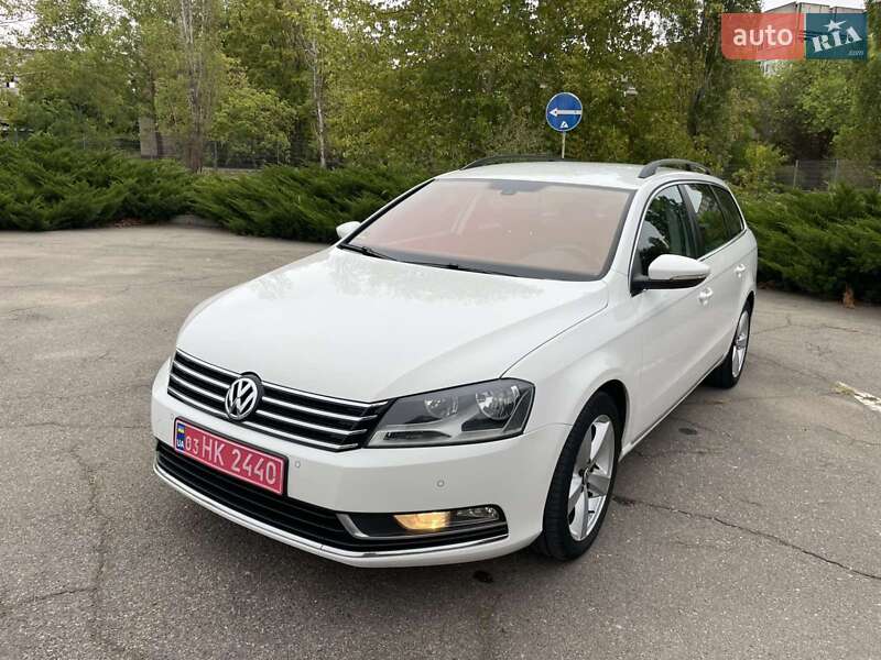 Універсал Volkswagen Passat 2013 в Миколаєві