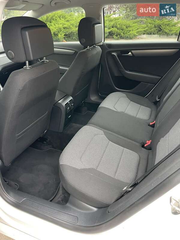 Універсал Volkswagen Passat 2013 в Миколаєві