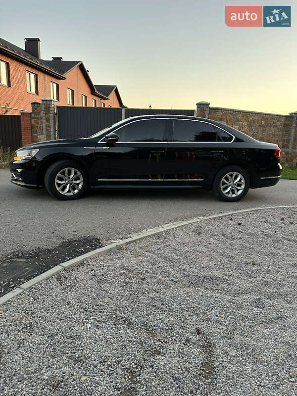 Седан Volkswagen Passat 2015 в Вінниці