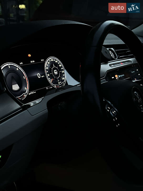 Седан Volkswagen Passat 2016 в Львове