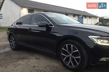 Седан Volkswagen Passat 2017 в Львове