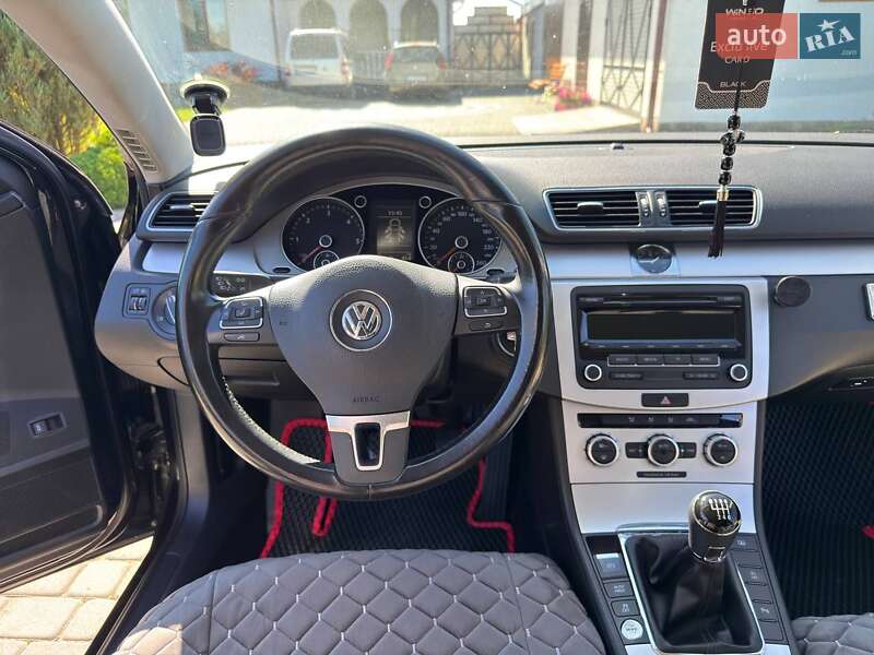 Седан Volkswagen Passat 2012 в Сторожинце