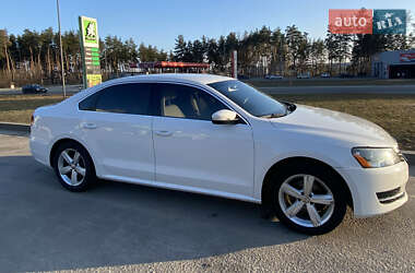 Седан Volkswagen Passat 2013 в Харкові