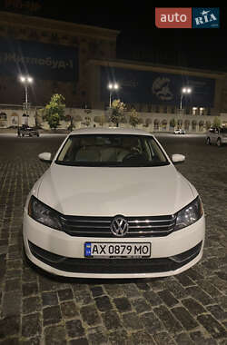 Седан Volkswagen Passat 2013 в Харькове