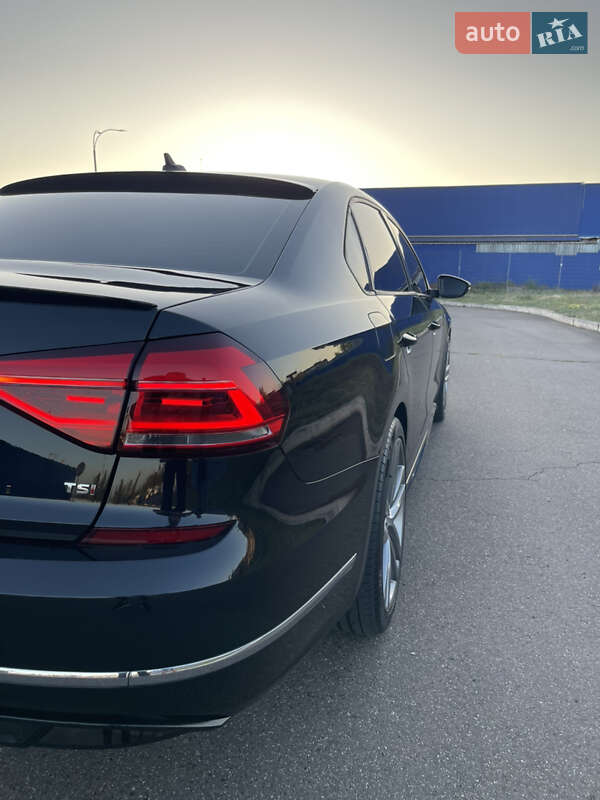 Седан Volkswagen Passat 2018 в Кривом Роге