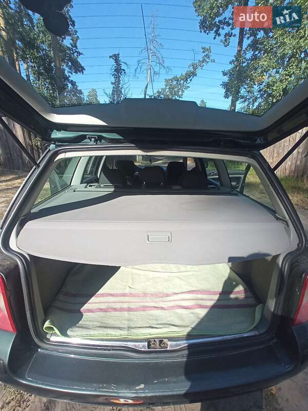 Универсал Volkswagen Passat 2003 в Гончаровском