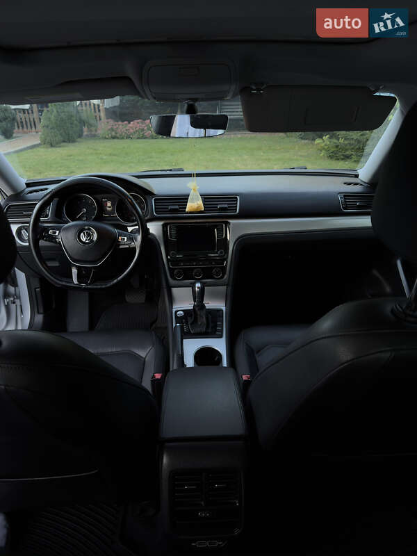 Седан Volkswagen Passat 2019 в Коростені