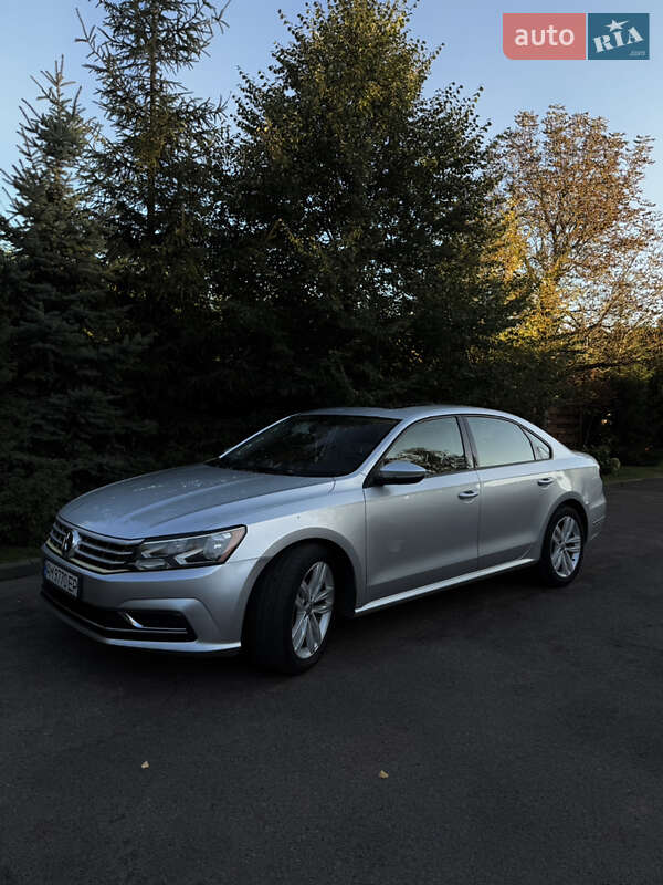 Седан Volkswagen Passat 2019 в Коростені