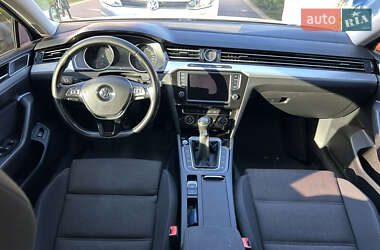 Седан Volkswagen Passat 2015 в 