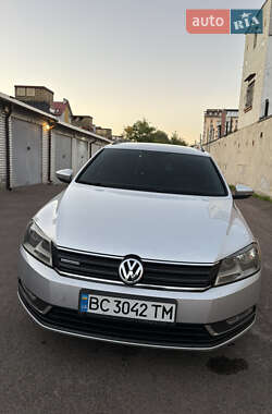 Универсал Volkswagen Passat 2012 в 