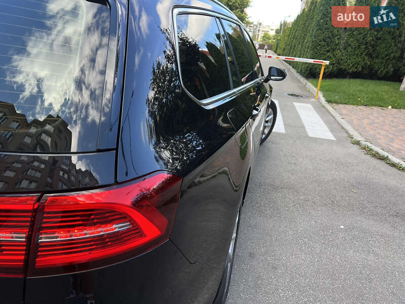 Универсал Volkswagen Passat 2015 в Киеве