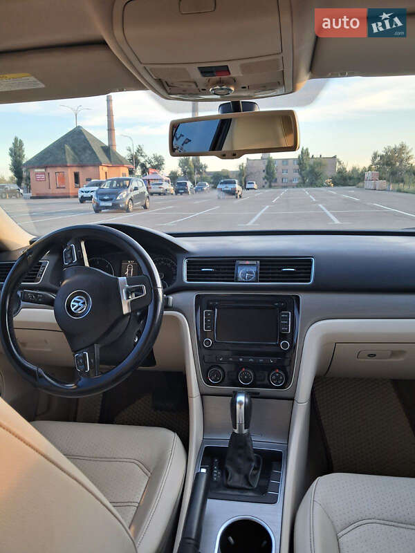 Седан Volkswagen Passat 2014 в Кривом Роге