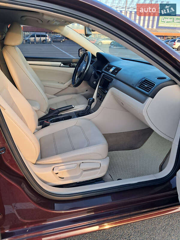 Седан Volkswagen Passat 2014 в Кривом Роге