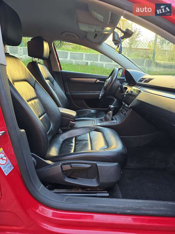 Седан Volkswagen Passat 2011 в Старом Самборе