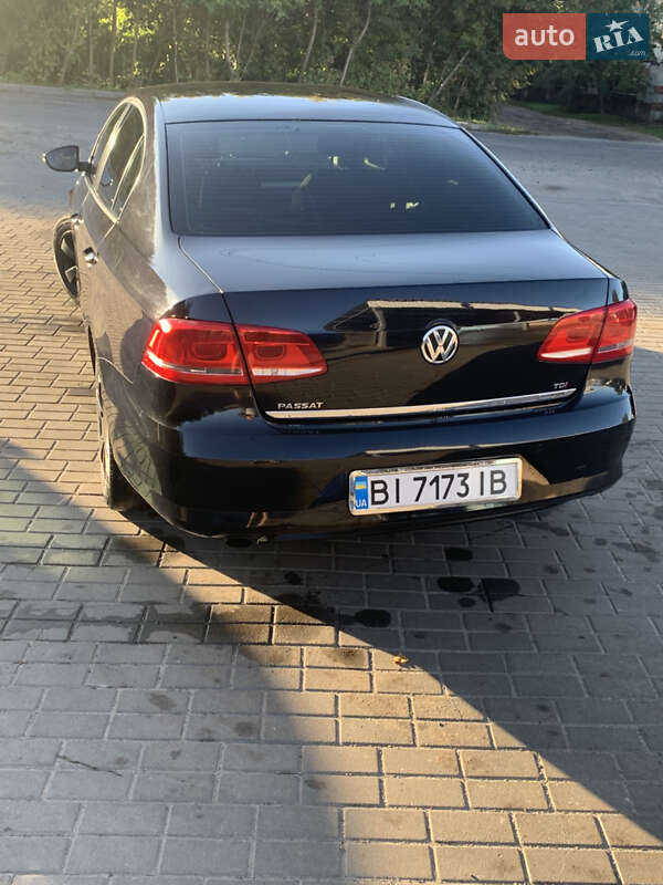 Седан Volkswagen Passat 2011 в Ахтырке
