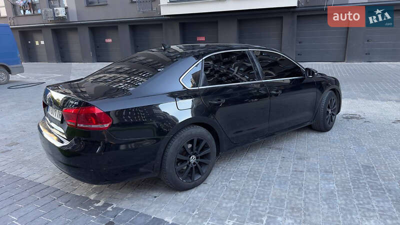 Седан Volkswagen Passat 2012 в Івано-Франківську