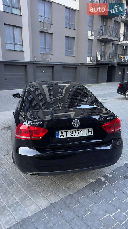 Седан Volkswagen Passat 2012 в Івано-Франківську